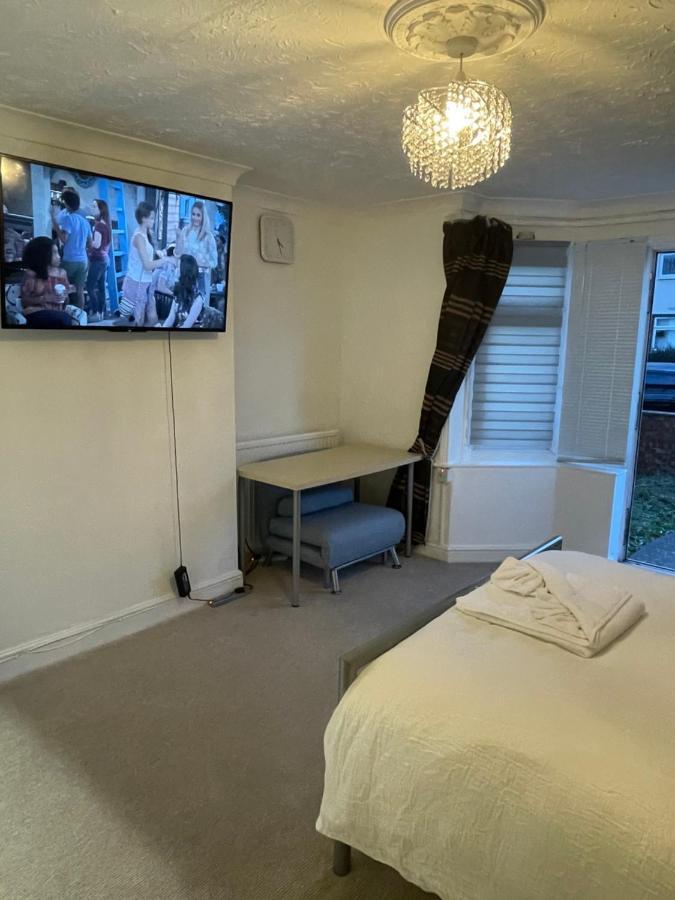Alder En-Suites Self-Catering With Private Shower 1 Southampton Extérieur photo