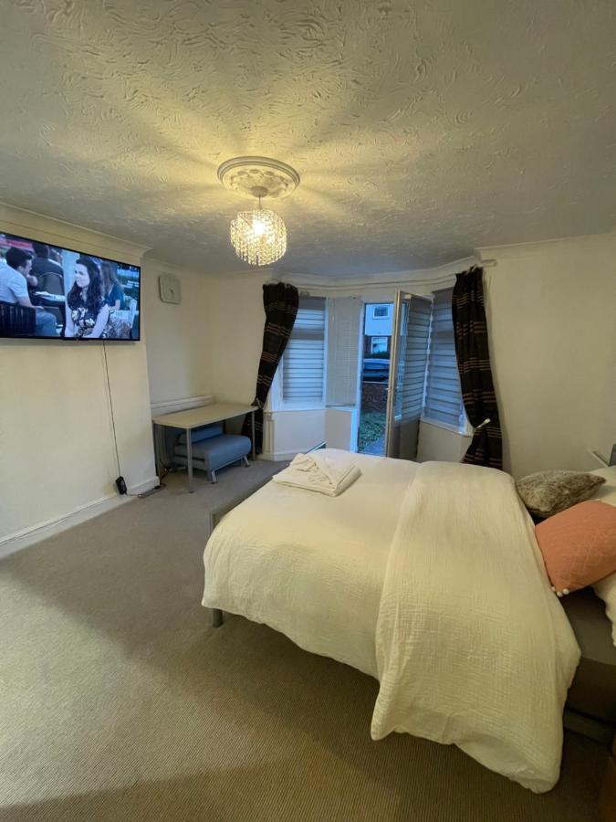 Alder En-Suites Self-Catering With Private Shower 1 Southampton Extérieur photo
